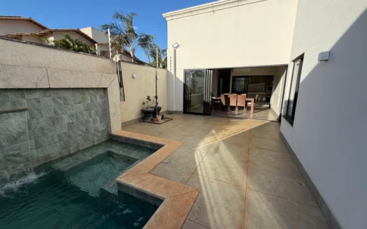 Casa com 3 Suítes Plenas