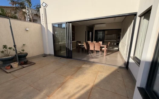 Casa com 3 Suítes Plenas