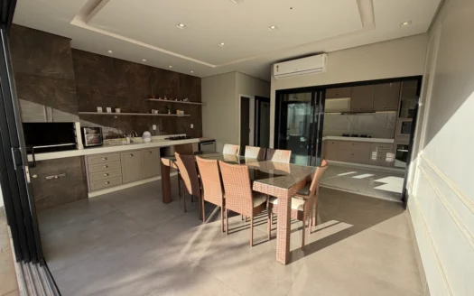 Casa com 3 Suítes Plenas