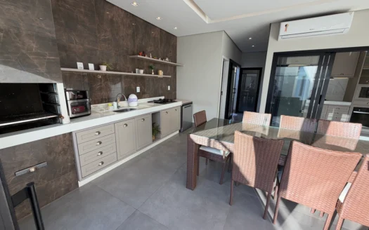 Casa com 3 Suítes Plenas