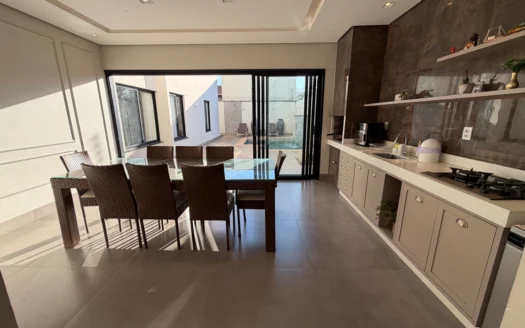 Casa com 3 Suítes Plenas
