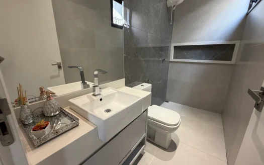 Casa com 3 Suítes Plenas