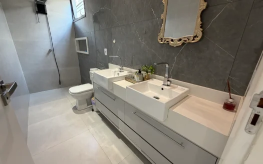 Casa com 3 Suítes Plenas