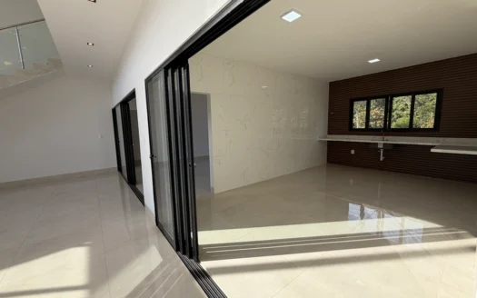 Casa com 4 Suítes