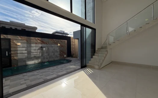 Casa com 4 Suítes