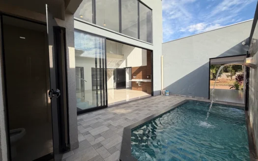 Casa com 4 Suítes
