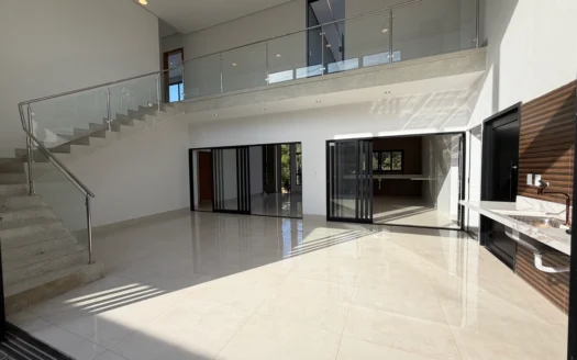 Casa com 4 Suítes