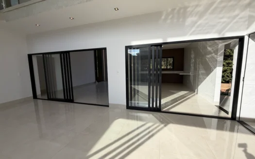 Casa com 4 Suítes