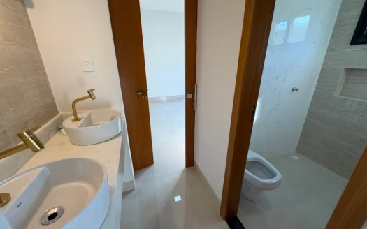 Casa com 4 Suítes