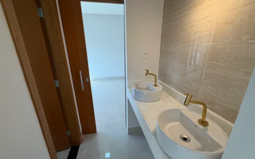 Casa com 4 Suítes
