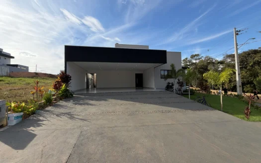 Casa com 4 Suítes