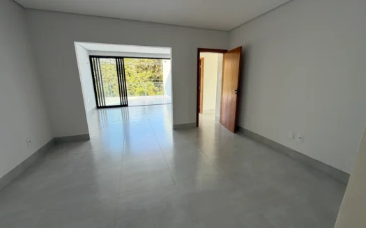 Casa com 4 Suítes