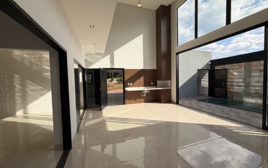 Casa com 4 Suítes