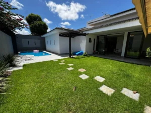 Casa de 4 Suítes e Escritório