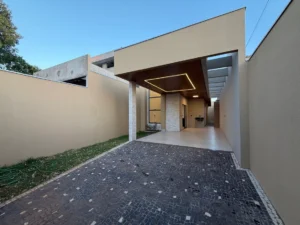 Casa com 3 Suítes na 108 Sul