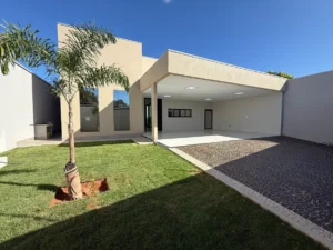 Casa com 3 Suítes Plenas na 403