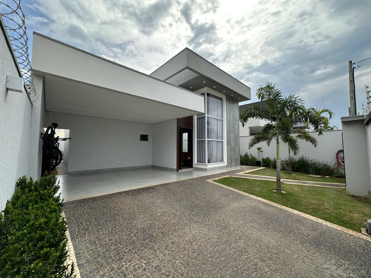 Casa Nova de 3 Suítes