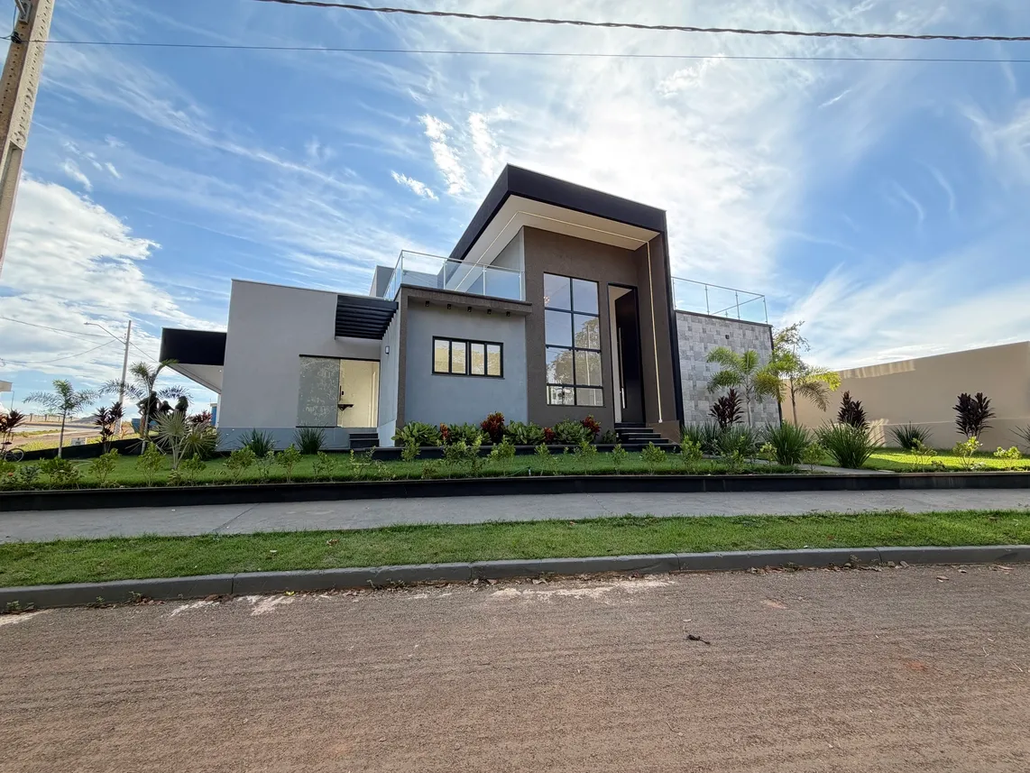 Casa com 4 Suítes