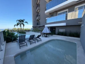 Apartamento de 3 Suítes na Graciosa