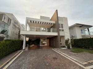 Sobrado com 4 Suítes