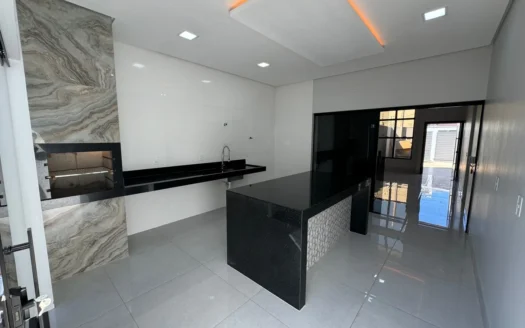 Casa com Piscina e Churrasqueira