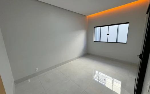 Casa com Piscina e Churrasqueira