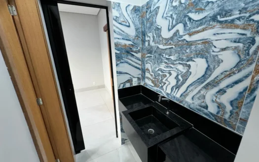 Casa com Piscina e Churrasqueira