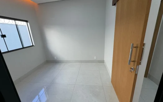 Casa com Piscina e Churrasqueira