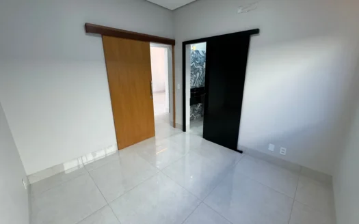 Casa com Piscina e Churrasqueira