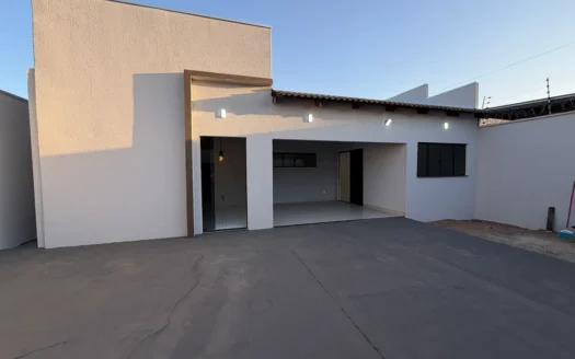 Casa de 3 Quartos na 1006 Sul