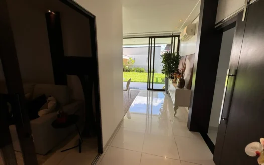 Casa de 4 Suítes e Escritório