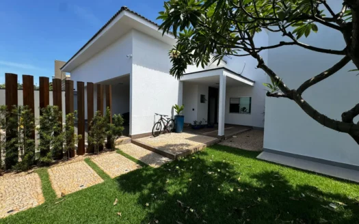 Casa de 4 Suítes e Escritório