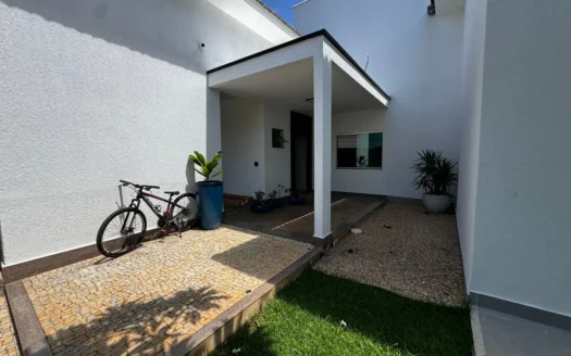 Casa de 4 Suítes e Escritório