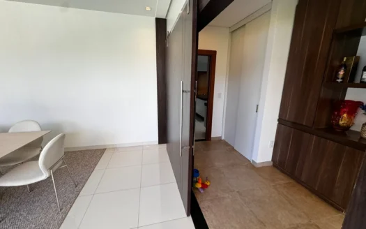 Casa de 4 Suítes e Escritório