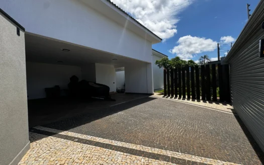 Casa de 4 Suítes e Escritório
