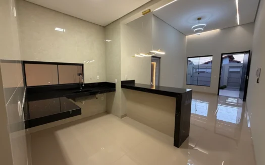 Casa com 3 Suítes na 108 Norte
