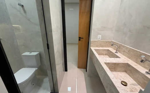 Casa com 3 Suítes na 108 Norte