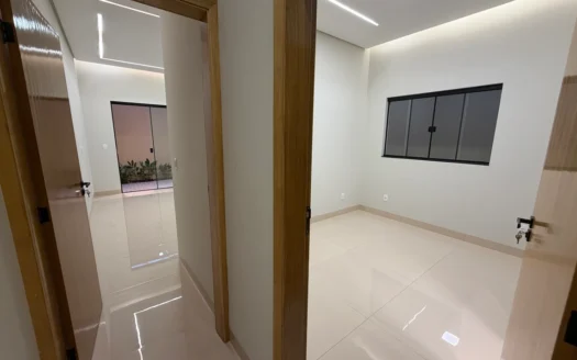 Casa com 3 Suítes na 108 Norte