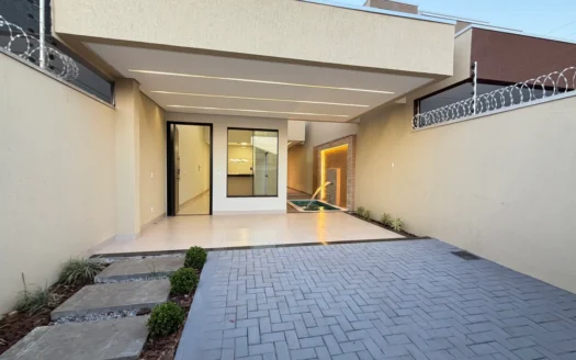 Casa com 3 Suítes na 108 Norte