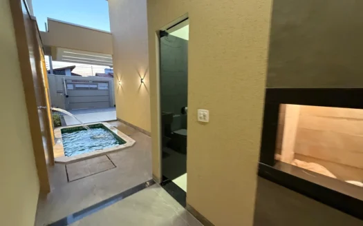 Casa com 3 Suítes na 108 Norte