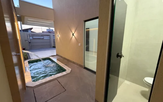 Casa com 3 Suítes na 108 Norte