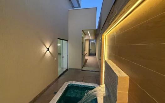 Casa com 3 Suítes na 108 Norte