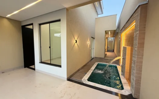 Casa com 3 Suítes na 108 Norte