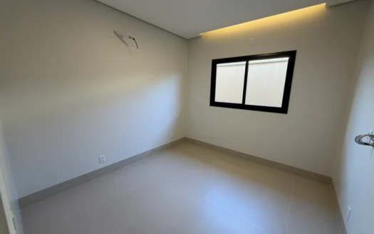 Casa com 3 Quartos na 108 Sul