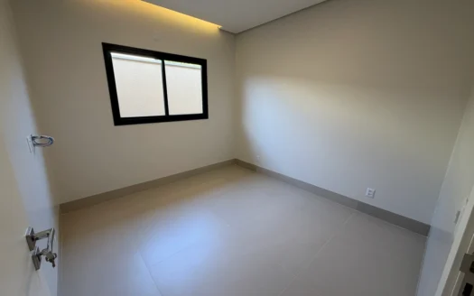Casa com 3 Quartos na 108 Sul