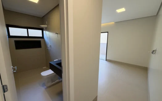 Casa com 3 Quartos na 108 Sul