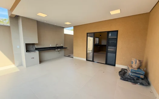 Casa com 3 Quartos na 108 Sul