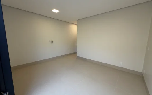 Casa com 3 Quartos na 108 Sul