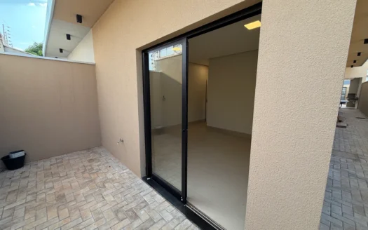 Casa com 3 Quartos na 108 Sul