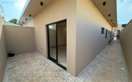 Casa com 3 Quartos na 108 Sul